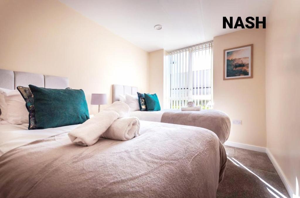 Stylish 2 Bedroom Apartment-Short Term Lets & Serviced Accomodation เรดดิ้ง ภายนอก รูปภาพ